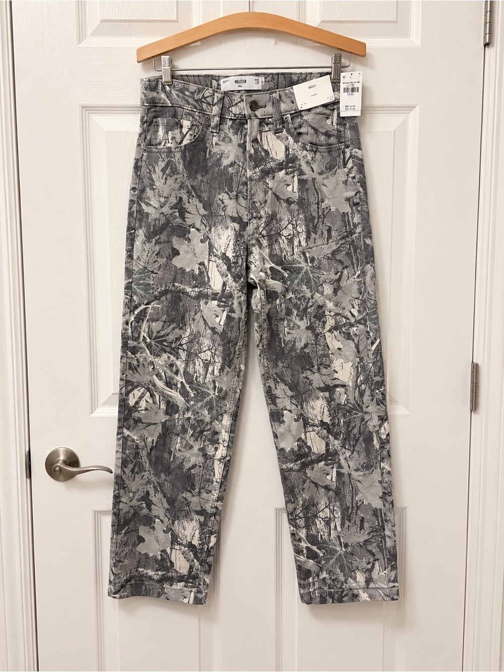 NWT Hollister Baggy Camo Jeans Men’s W30 L32 Gray Stretch Realtree Style Pants